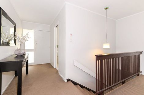 Photo of property in 7 Valdese Rise, Browns Bay, Auckland, 0630