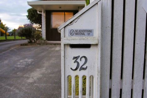 Photo of property in 32 Cecil Place, Cloverlea, Palmerston North, 4412