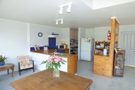 Photo of property in 121c Waimate North Road, Kerikeri, 0293