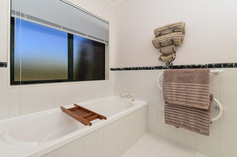 Photo of property in 4 Kenneth Place, Rototuna, Hamilton, 3210