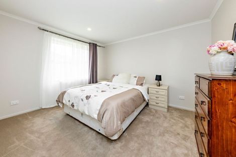 Photo of property in 3 Rohea Place, Opaheke, Papakura, 2113