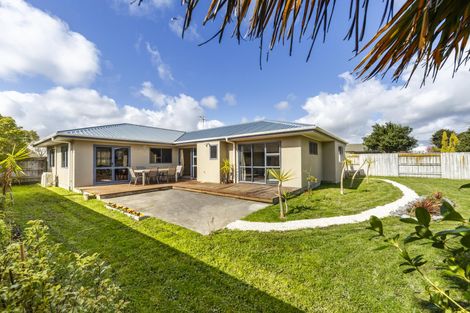 Photo of property in 94 Summerhill Drive, Fitzherbert, Palmerston North, 4410