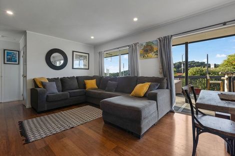 Photo of property in 2 Cable Bay Block Road, Cable Bay, 0420