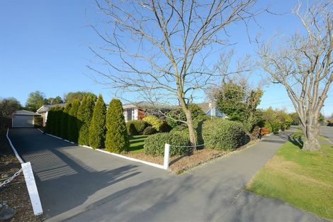 Photo of property in 8 Ambleside Drive, Burnside, Christchurch, 8053