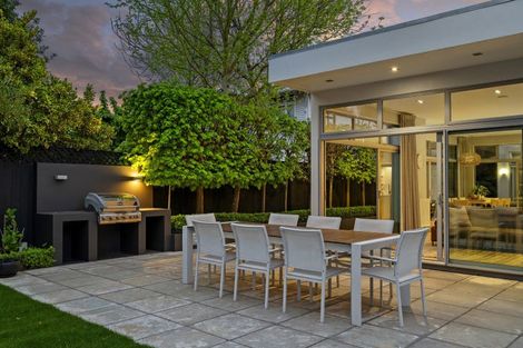 Photo of property in 35 Waiwetu Street, Fendalton, Christchurch, 8052