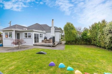 Photo of property in 2 Hinemoa Street, Paraparaumu, 5032