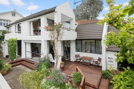 Photo of property in 2/72 Wairoa Road, Narrow Neck, Auckland, 0624