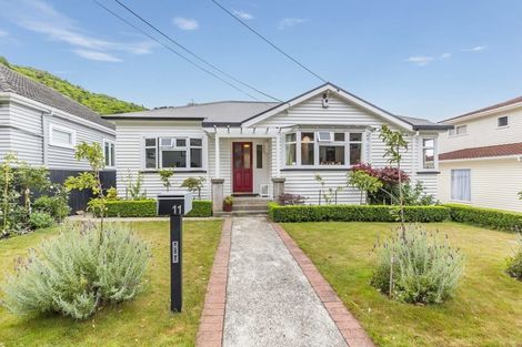Photo of property in 11 Waikare Street, Karori, Wellington, 6012