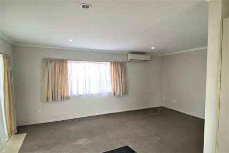 Photo of property in 5 Tiraumea Drive, Pakuranga, Auckland, 2010