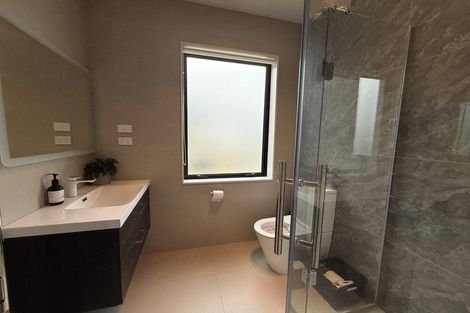 Photo of property in 10 Maraeariki Avenue, Orewa, 0931