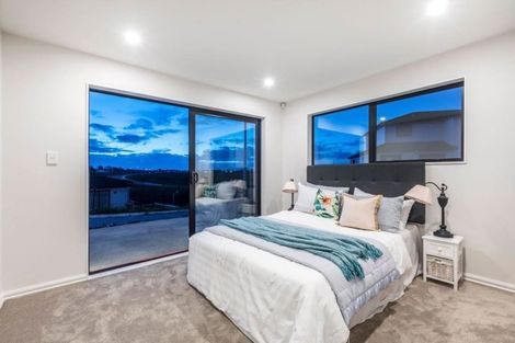 Photo of property in 21 Merv Clarke Lane, Massey, Auckland, 0614