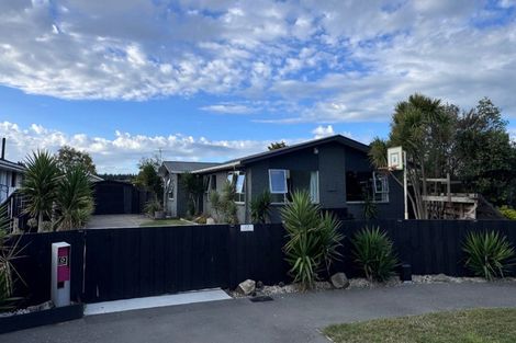 Photo of property in 22 Four Elms Place, Parklands, Christchurch, 8083