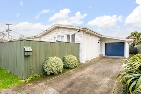 Photo of property in 17 Birdwood Road, Waterloo, Lower Hutt, 5011