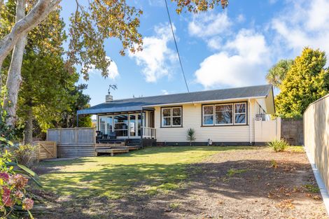 Photo of property in 4 Stoke Place, Awapuni, Palmerston North, 4412