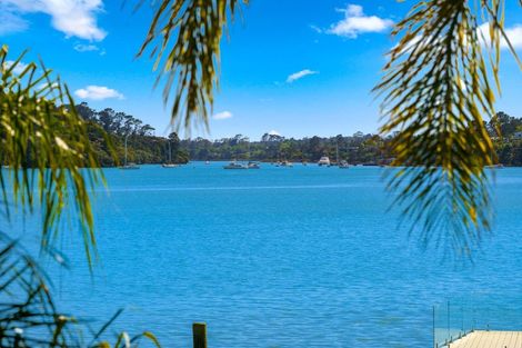 Photo of property in 38 The Terrace, Herald Island, Auckland, 0618