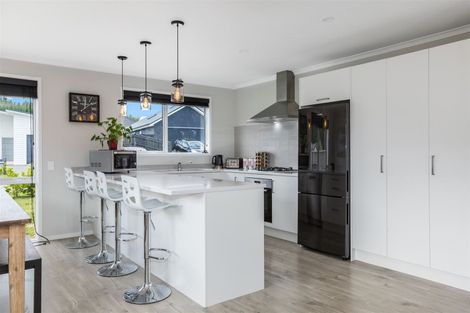 Photo of property in 3 Weatherdeck Close, Whitby, Porirua, 5024