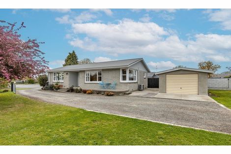 Photo of property in 9 Weston Place, Rangiora, 7400