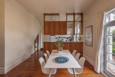 Photo of property in 2 North Terrace, Kelburn, Wellington, 6012