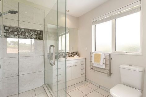 Photo of property in 317 Gardiners Road, Harewood, Christchurch, 8051