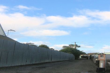 Photo of property in 18 Woburn Place, Takaro, Palmerston North, 4412