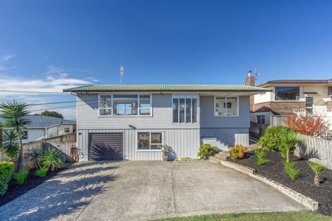 Photo of property in 1/719 East Coast Road, Browns Bay, Auckland, 0630