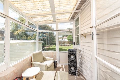 Photo of property in 16 Victory Place, Aramoho, Whanganui, 4500