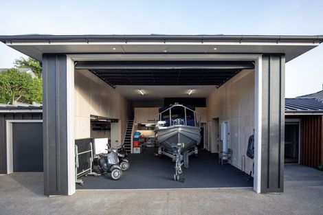 Photo of property in 32 Wallis Street, Raglan, 3225