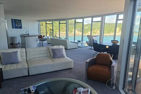 Photo of property in 114 The Esplanade, Houghton Bay, Wellington, 6023