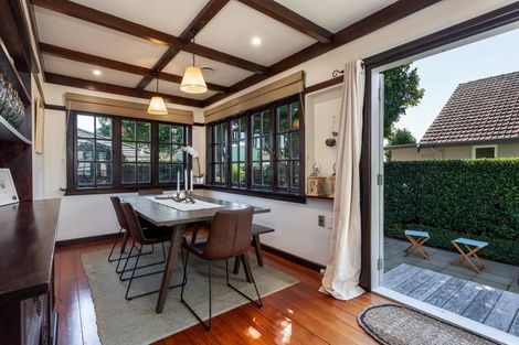 Photo of property in 379a Devonport Road, Tauranga South, Tauranga, 3112