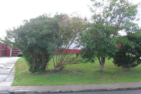 Photo of property in 57 Vodanovich Road, Te Atatu South, Auckland, 0610