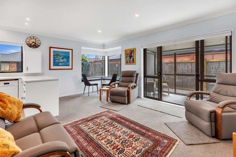 Photo of property in 12a Sussex Street, Levin, 5510