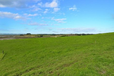 Photo of property in 1880 South Head Road, South Head, Helensville, 0874
