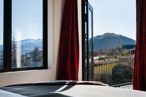 Photo of property in 50 Forest Heights, Wanaka, 9305