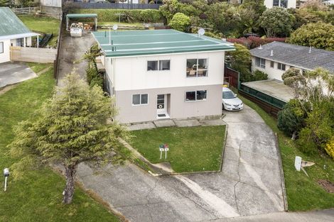 Photo of property in 73-73a Stewart Drive, Newlands, Wellington, 6037