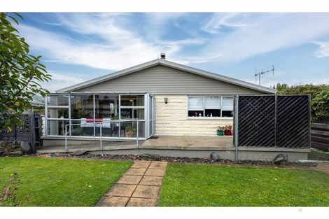 Photo of property in 20 Timaru Road, Waimate, 7924