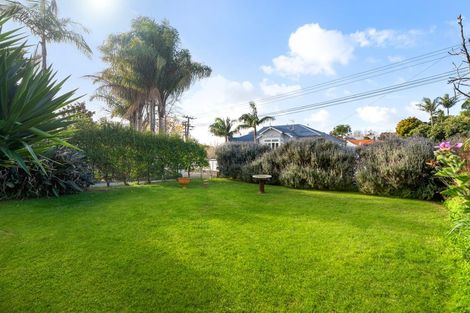 Photo of property in 73 Church Street, Devonport, Auckland, 0624