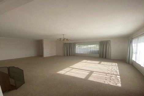 Photo of property in 30 Oxford Street, Tawa, Wellington, 5028