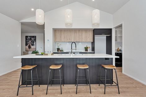 Photo of property in 12 Bosun Place, Te Atatu Peninsula, Auckland, 0610