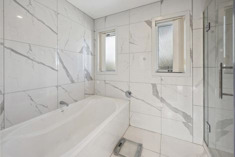 Photo of property in 28 Magnolia Rise, Waipahihi, Taupo, 3330