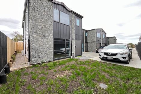 Photo of property in 8e Woburn Street, Mangere East, Auckland, 2024