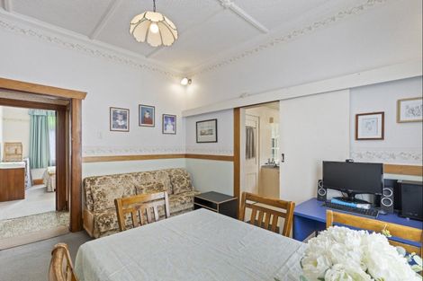 Photo of property in 23 Paynters Avenue, Strandon, New Plymouth, 4312