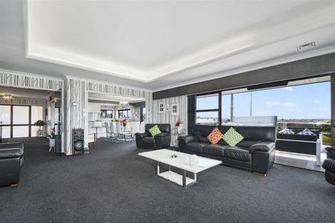 Photo of property in 161 Luckens Road, West Harbour, Auckland, 0618