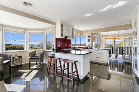 Photo of property in 2 Krissell Place, Acacia Bay, Taupo, 3330