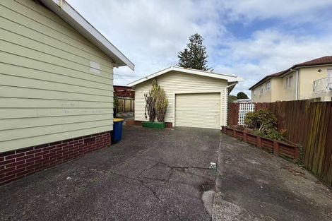 Photo of property in 25 Margan Avenue, New Lynn, Auckland, 0600