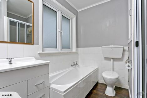 Photo of property in 42 Carlisle Road, Browns Bay, Auckland, 0630