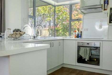 Photo of property in 72 Avonhead Road, Avonhead, Christchurch, 8042