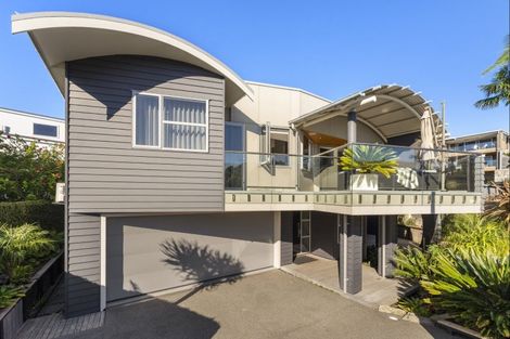 Photo of property in 15 Ngarata Avenue, Mount Maunganui, 3116