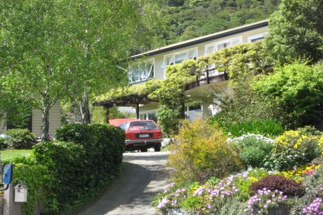 Photo of property in 34 Seaview Crescent, Picton, 7220