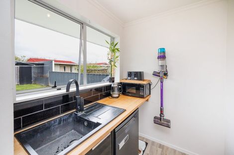 Photo of property in 10 Adams Place, Kelvin Grove, Palmerston North, 4414