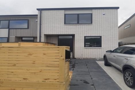 Photo of property in 14 Kauamo Close, Waiwhetu, Lower Hutt, 5010